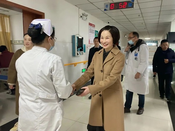 開工慰問鼓干勁，凝心聚力再起航|新春開工第一天，院領(lǐng)導(dǎo)送祝福鼓干勁